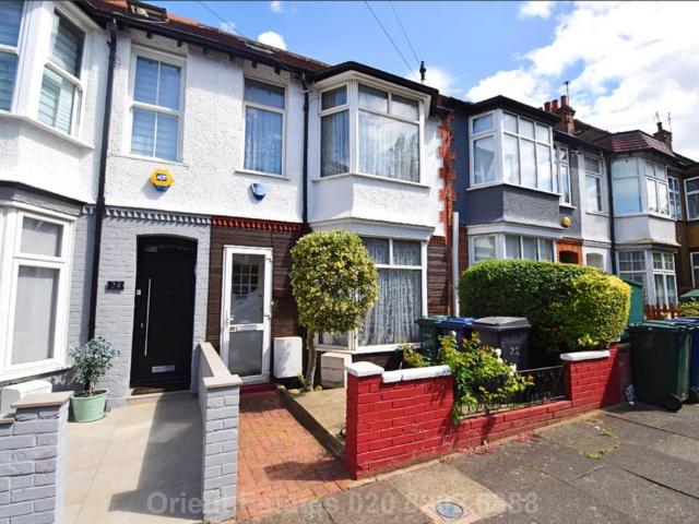 House for sale in Hendon, Greater London