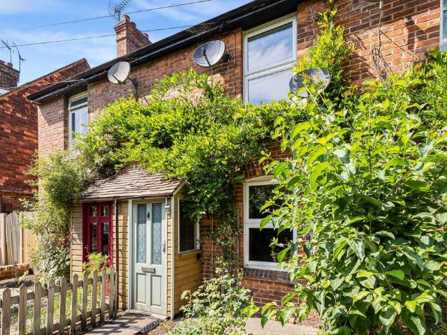 House for sale in The Butts, Kent