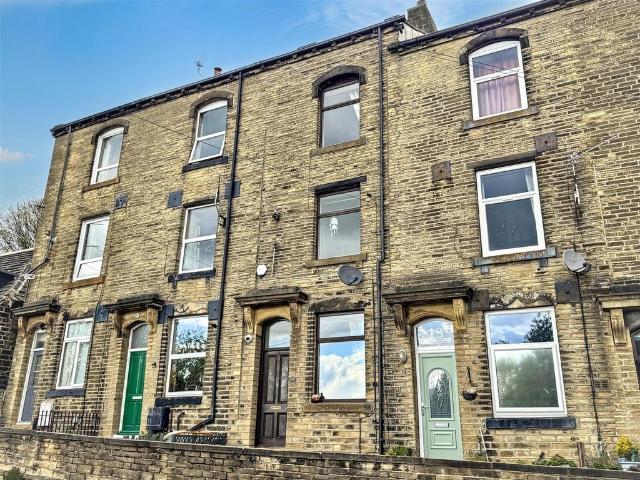 House for sale in Riddlesden, West Yorkshire