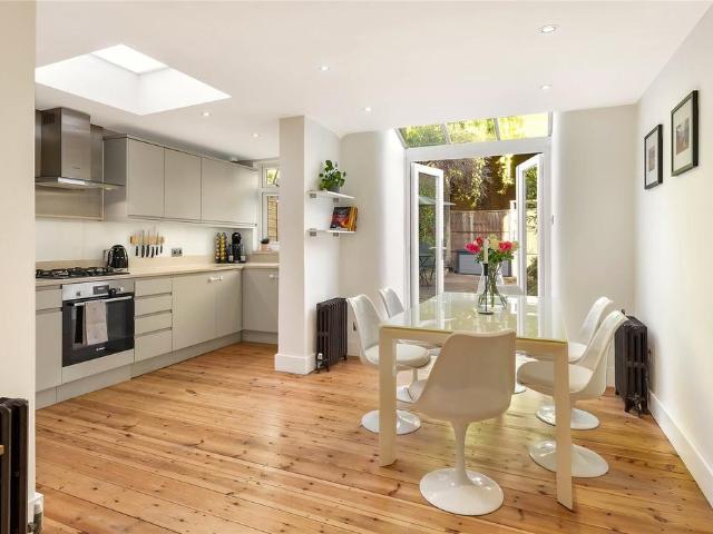 House for sale in Clapham Junction, Greater London