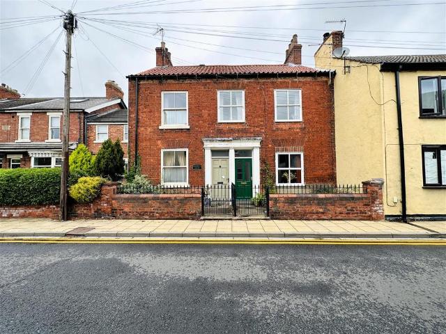 House for sale in Cawood, North Yorkshire