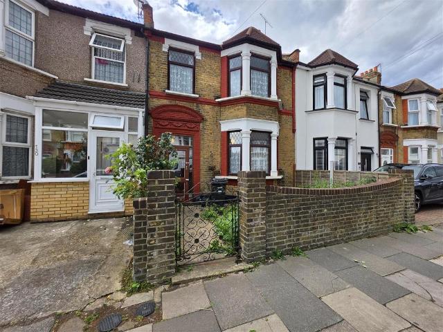House for sale in Loxford, Seven Kings