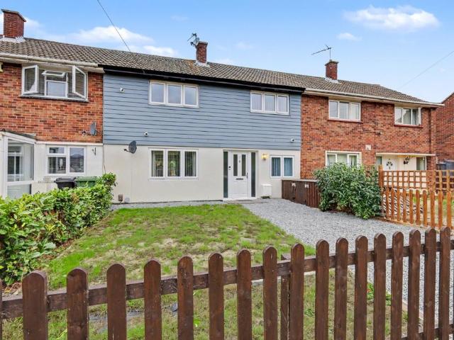 House for sale in Laindon, Essex