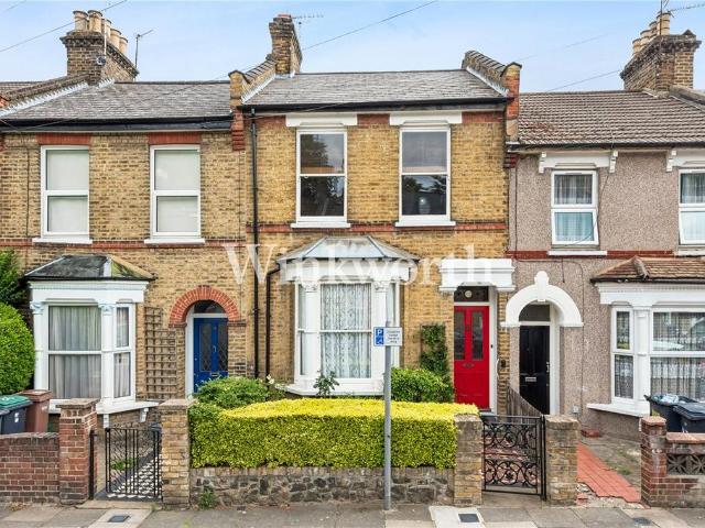 House for sale in Greater London