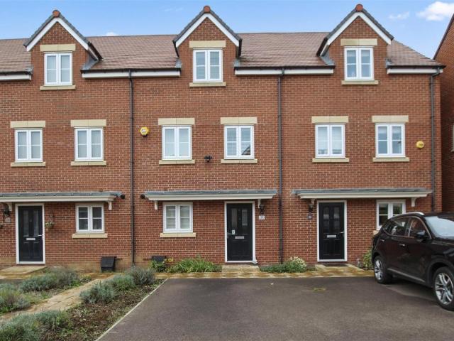 House for sale in Queens Park, Bedford