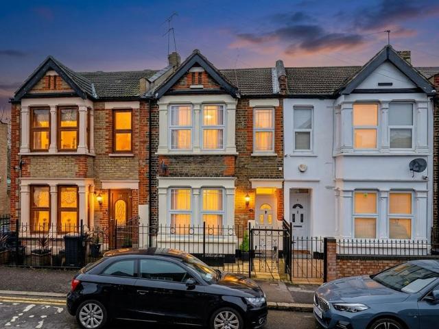 House for sale in Chadwell Heath, Isle Of Man