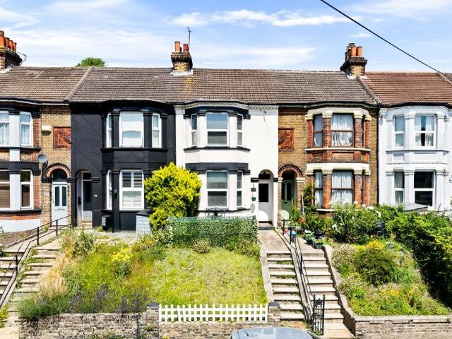 House for sale in Buckland, Ash