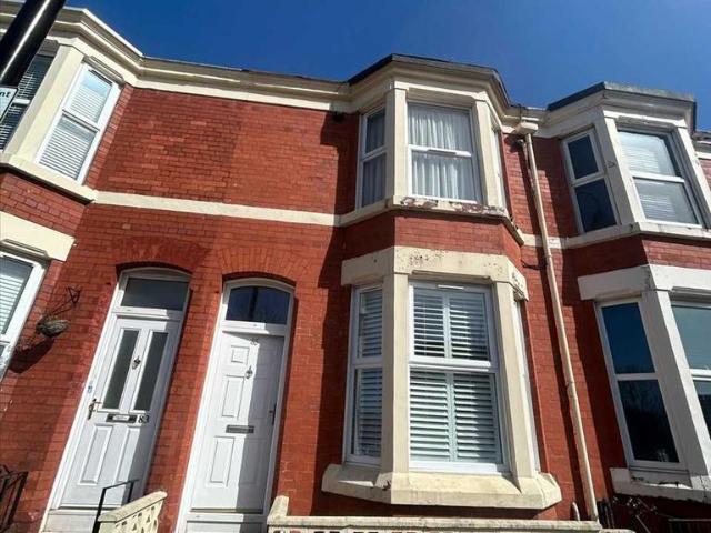House for sale in Calderstones