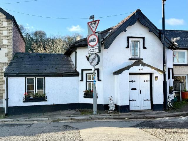 House for sale in Llanbadoc, Wales