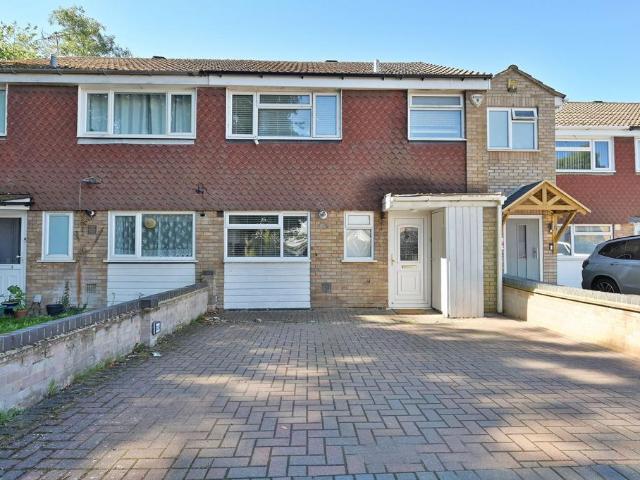 House for sale in Kingswood, Watford