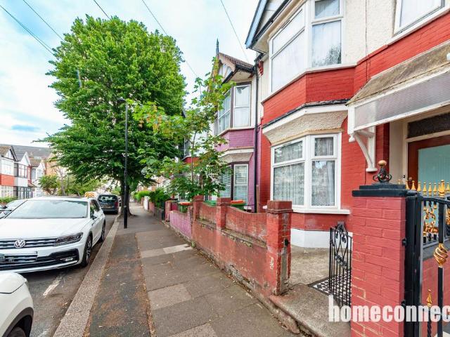 House for sale in Plashet, Greater London