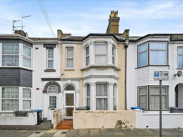 House for sale in Harlesden, Greater London