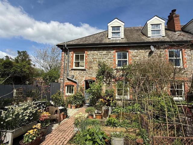 House for sale in Lostwithiel, Cornwall