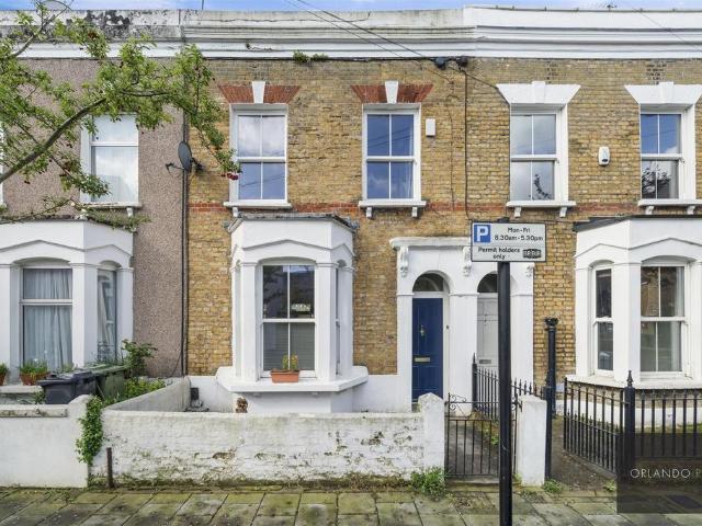 House for sale in Stockwell Park, Greater London