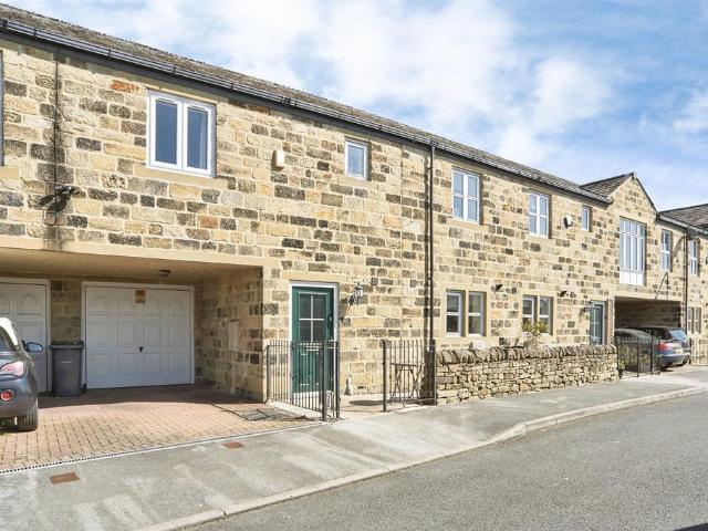 House for sale in Riddlesden, West Yorkshire