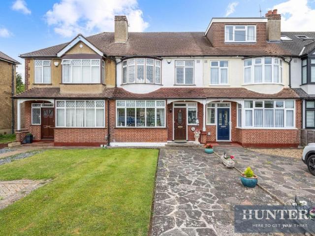 House for sale in Stoneleigh, Ewell