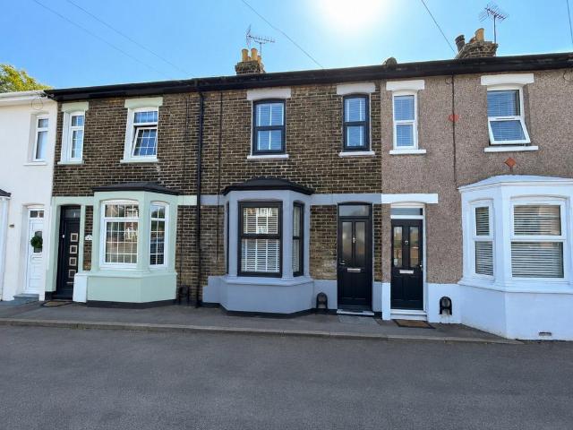 House for sale in Oad Street, Kent