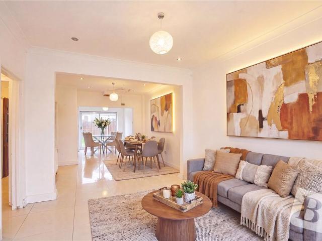 House for sale in Elm Park, Greater London