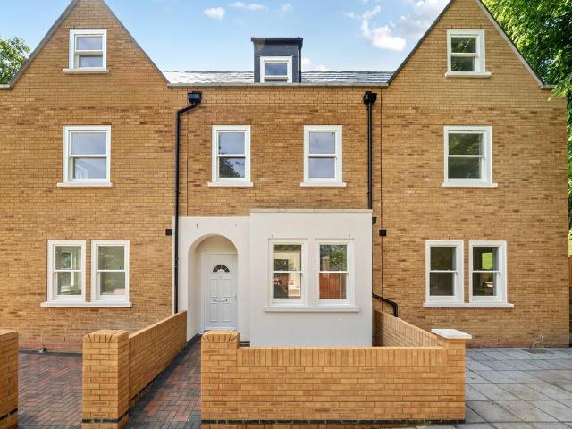 House for sale in Plumstead, Greater London
