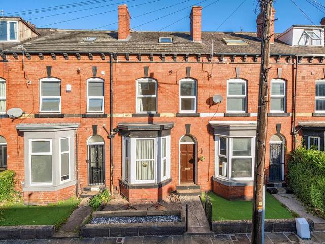 House for sale in Burley, West Yorkshire