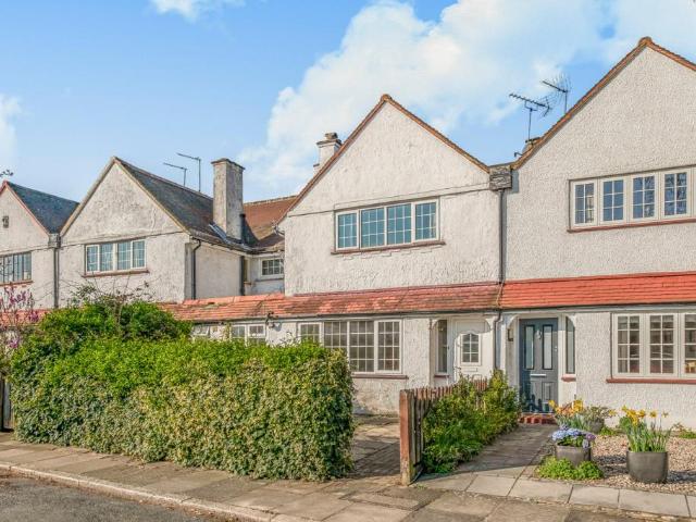 House for sale in North Sheen, Greater London