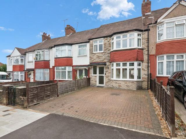House for sale in Wood End, Greater London