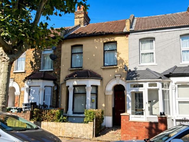 House for sale in Upton Park, Greater London