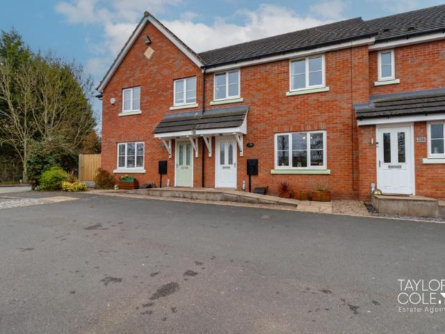 House for sale in Kettlebrook