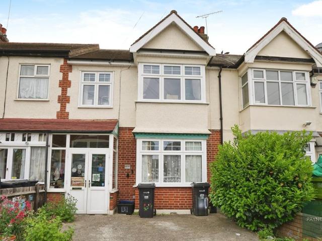 House for sale in Seven Kings, Seven Kings