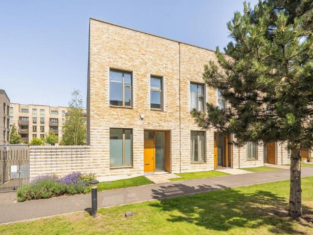 House for sale in Greater London