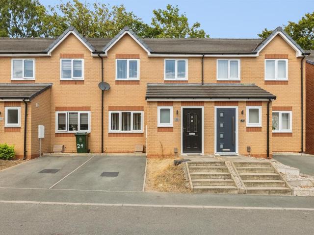 House for sale in Woodside, Bradford