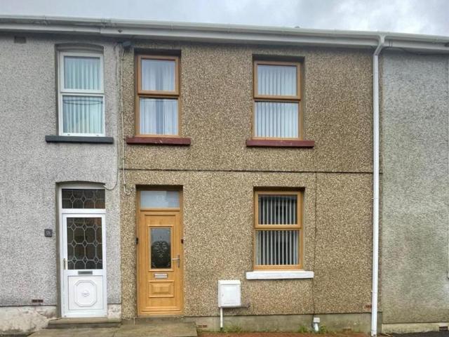 House for sale in Brynaman Isaf, Gwaun-cae-gurwen