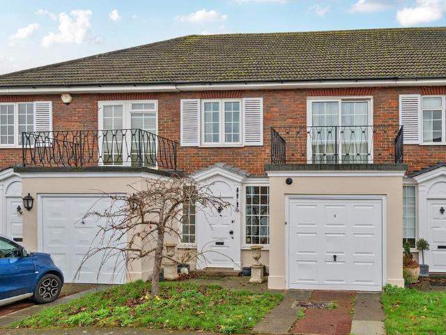 House for sale in Lower Halliford, Surrey