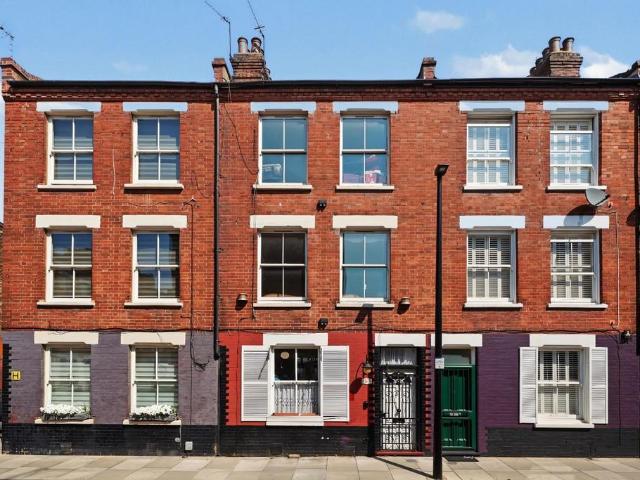 House for sale in Bethnal Green, Greater London