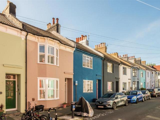 House for sale in Hanover & Queen's Park, Brighton