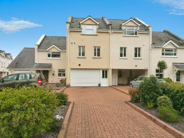 House for sale in Y Felinheli, Wales