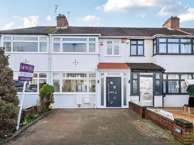 House for sale in South Stanmore, Greater London