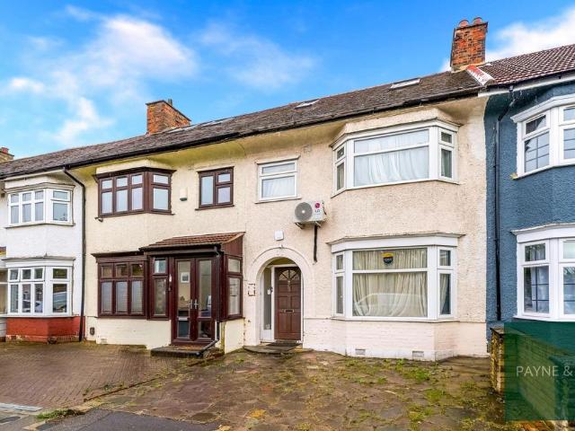 House for sale in Newbury Park, Greater London
