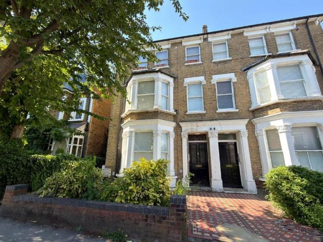 House for sale in Brondesbury, Greater London