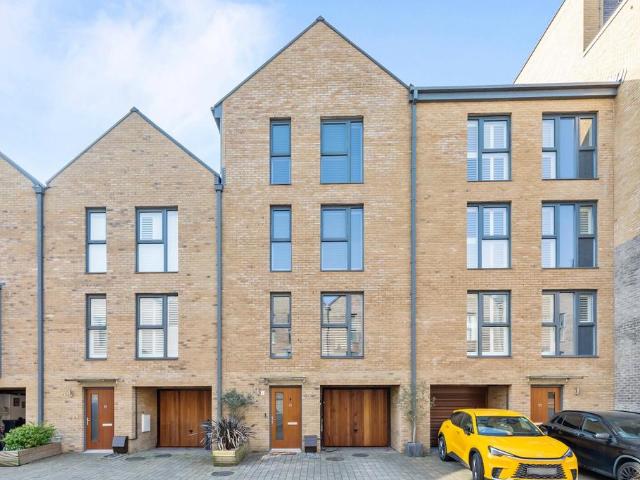 House for sale in Fishersgate, West Sussex