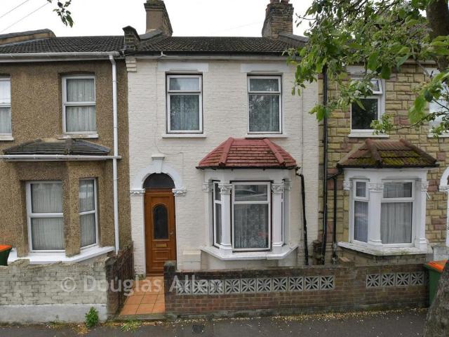 House for sale in Plashet, Greater London