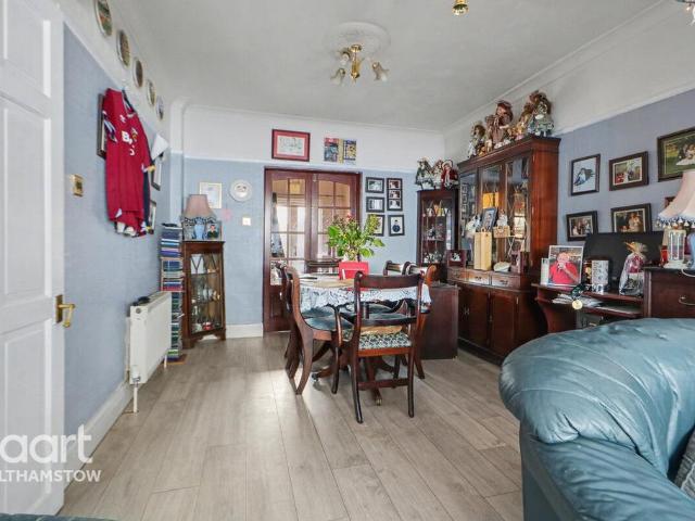 House for sale in Hale End, Greater London