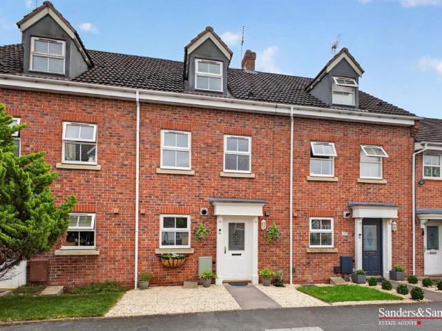 House for sale in Alderminster, Warwickshire