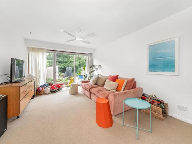 House for sale in Dulwich, Greater London