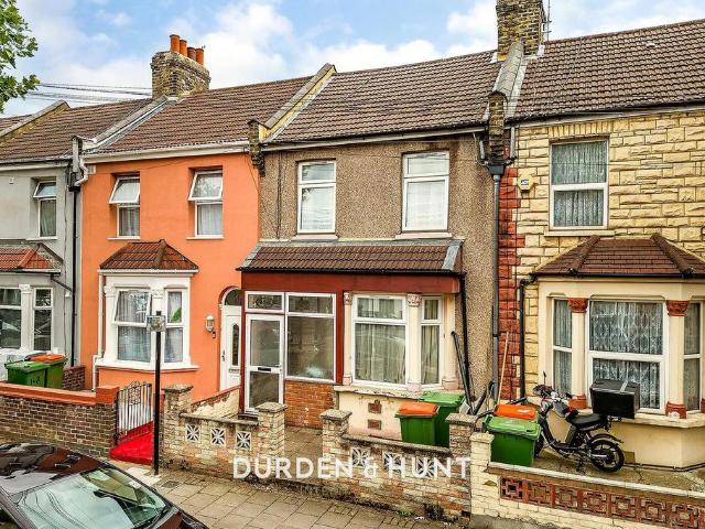 House for sale in Plashet, Greater London