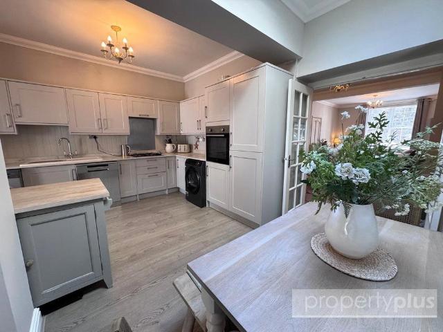 House for sale in Pentre, Ton Pentre