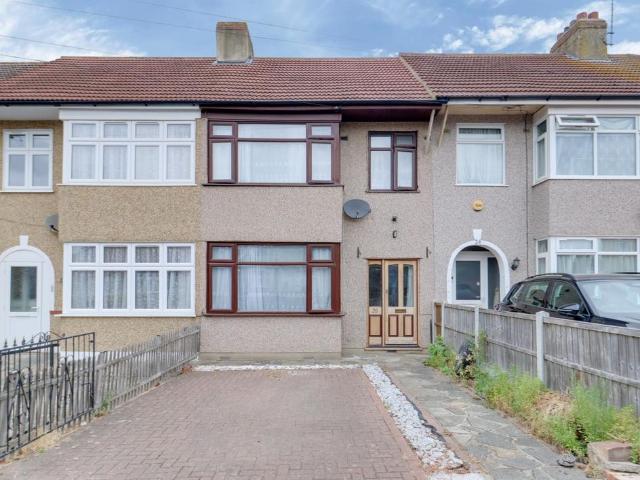 House for sale in Rainham, Greater London