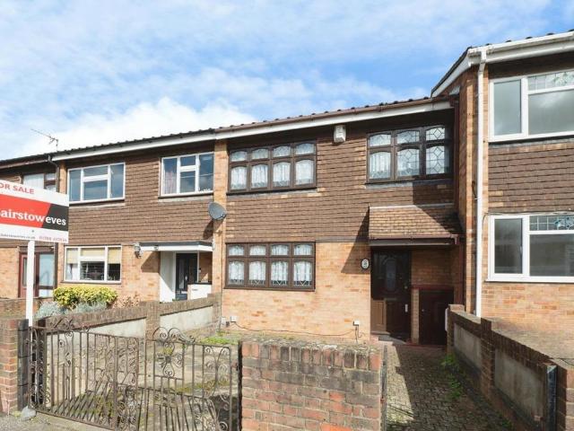 House for sale in South Hornchurch, Greater London