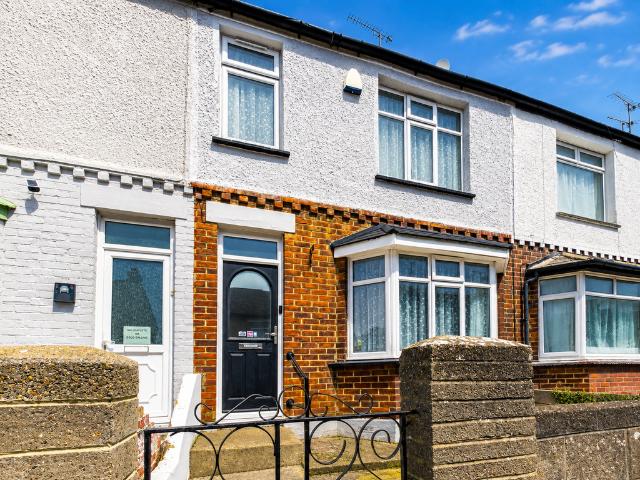 House for sale in Brompton, Gillingham