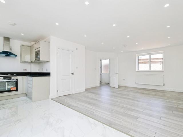 House for sale in Plashet, Greater London